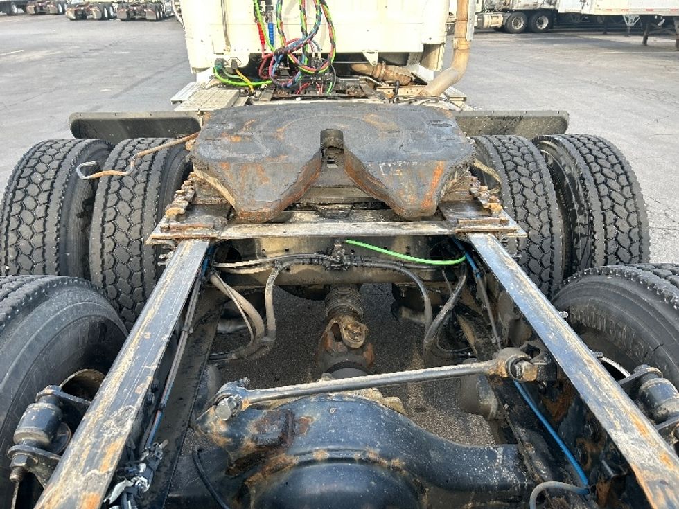 Day Cab Tractor-Heavy Duty Tractors-Freightliner-2020-M211264S-Obetz-OH-428,631\n\t\tmiles-$ 37,000 - Image 6