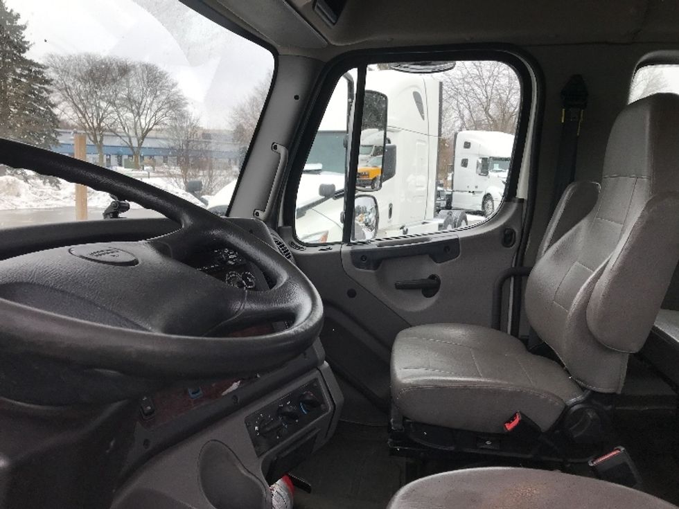 Day Cab Tractor-Heavy Duty Tractors-Freightliner-2020-M211264S-Pewaukee-WI-147,899\n\t\tmiles-$ 56,000 - Image 10