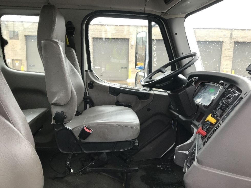 Day Cab Tractor-Heavy Duty Tractors-Freightliner-2020-M211264S-Pewaukee-WI-147,899\n\t\tmiles-$ 56,000 - Image 14