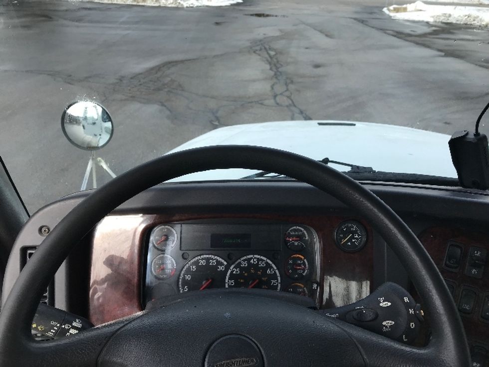 Day Cab Tractor-Heavy Duty Tractors-Freightliner-2020-M211264S-Pewaukee-WI-73,566\n\t\tmiles-$ 60,000 - Image 11