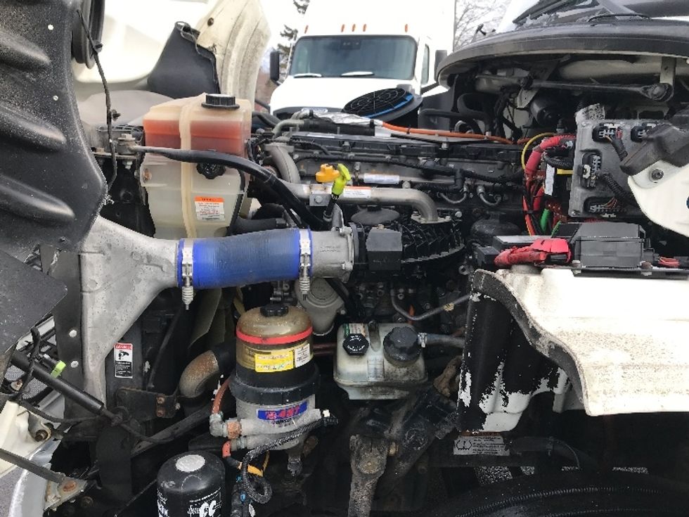 Day Cab Tractor-Heavy Duty Tractors-Freightliner-2020-M211264S-Pewaukee-WI-73,566\n\t\tmiles-$ 60,000 - Image 13