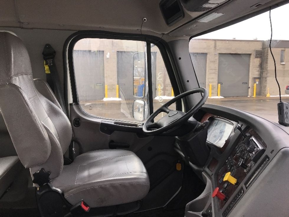 Day Cab Tractor-Heavy Duty Tractors-Freightliner-2020-M211264S-Pewaukee-WI-73,566\n\t\tmiles-$ 60,000 - Image 15