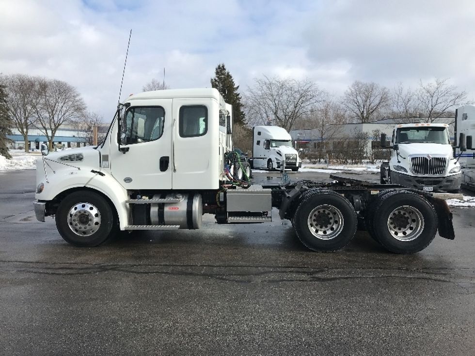 Day Cab Tractor-Heavy Duty Tractors-Freightliner-2020-M211264S-Pewaukee-WI-73,566\n\t\tmiles-$ 60,000 - Image 4