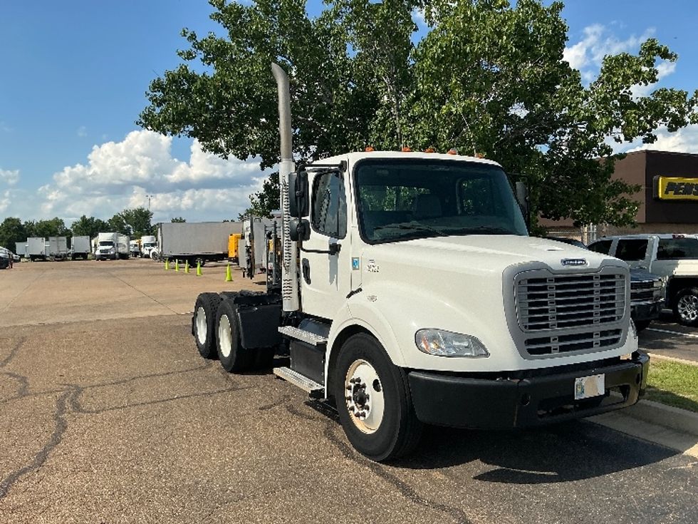 Day Cab Tractor-Heavy Duty Tractors-Freightliner-2020-M211264S-Richland-MS-144,986\n\t\tmiles-$ 54,500 - Image 1