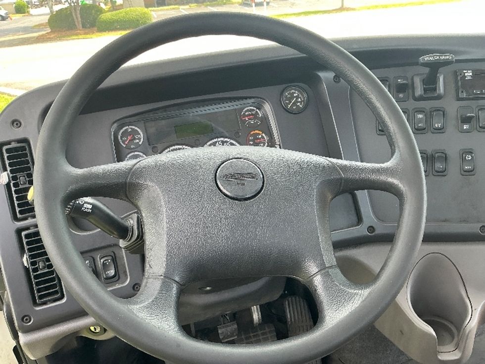 Day Cab Tractor-Heavy Duty Tractors-Freightliner-2020-M211264S-Richland-MS-169,874\n\t\tmiles-$ 53,000 - Image 11