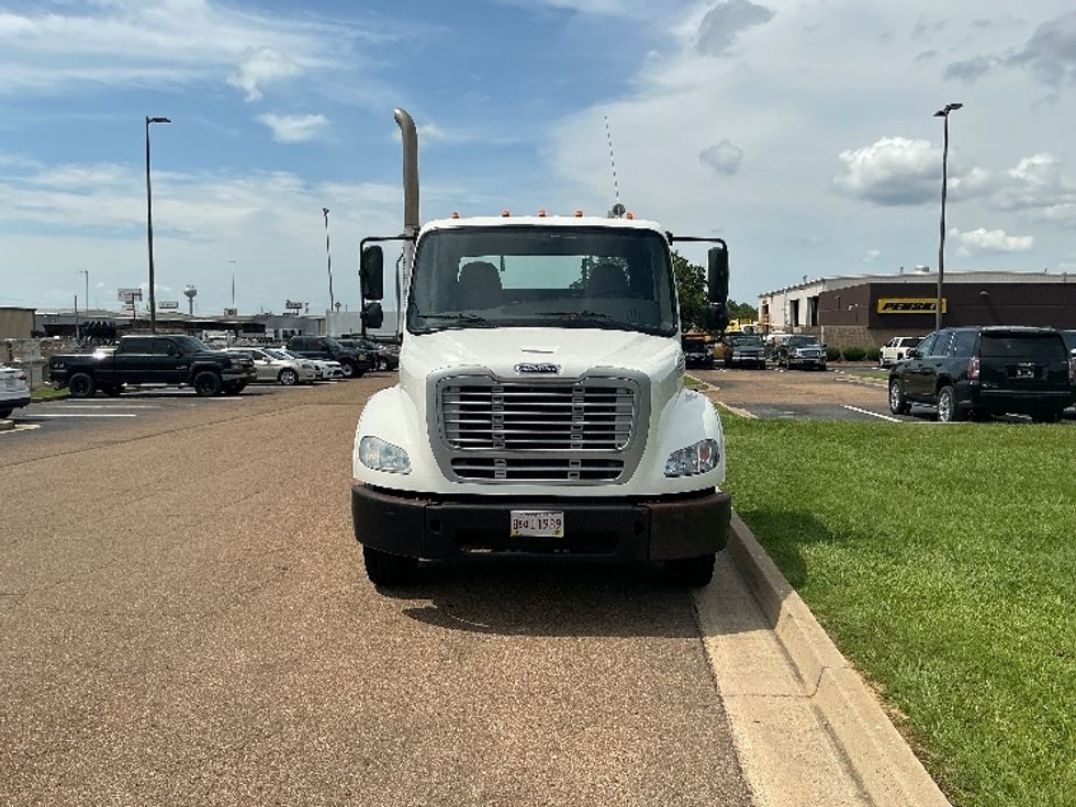 Day Cab Tractor-Heavy Duty Tractors-Freightliner-2020-M211264S-Richland-MS-169,874\n\t\tmiles-$ 53,000 - Image 2