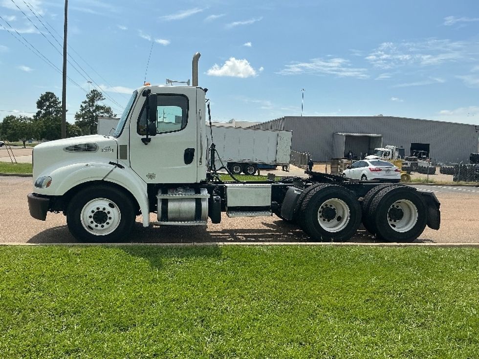 Day Cab Tractor-Heavy Duty Tractors-Freightliner-2020-M211264S-Richland-MS-169,874\n\t\tmiles-$ 53,000 - Image 4