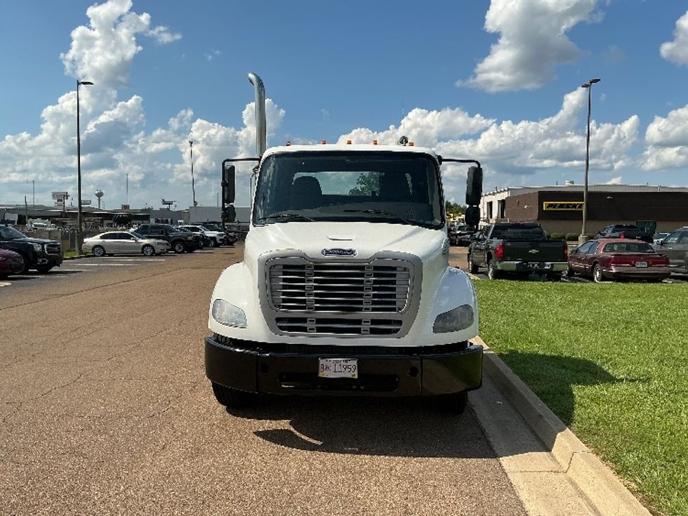 Day Cab Tractor-Heavy Duty Tractors-Freightliner-2020-M211264S-Richland-MS-192,737\n\t\tmiles-$ 51,750 - Image 2