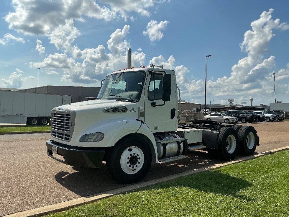 Day Cab Tractor-Heavy Duty Tractors-Freightliner-2020-M211264S-Richland-MS-192,737\n\t\tmiles-$ 51,750 - Image 3