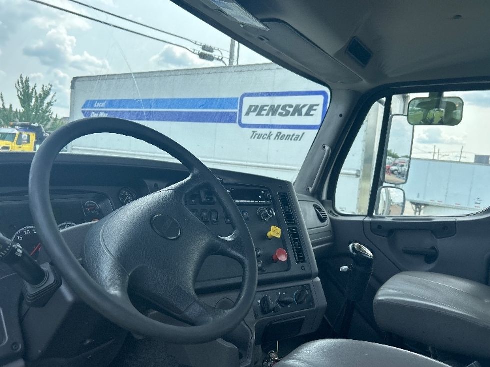 Day Cab Tractor-Heavy Duty Tractors-Freightliner-2020-M211264S-Richland-MS-229,660\n\t\tmiles-$ 49,500 - Image 10
