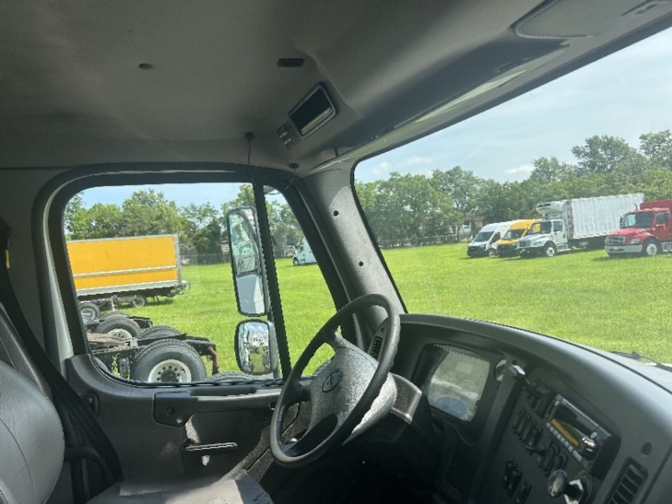 Day Cab Tractor-Heavy Duty Tractors-Freightliner-2020-M211264S-Richland-MS-229,660\n\t\tmiles-$ 49,500 - Image 14