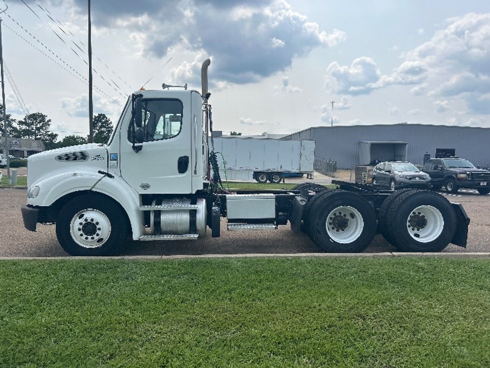 Day Cab Tractor-Heavy Duty Tractors-Freightliner-2020-M211264S-Richland-MS-229,660\n\t\tmiles-$ 49,500 - Image 4