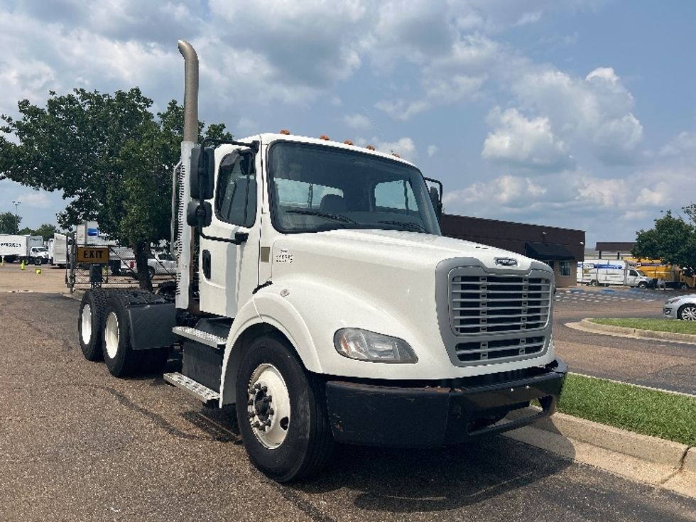 Day Cab Tractor-Heavy Duty Tractors-Freightliner-2020-M211264S-Richland-MS-267,067\n\t\tmiles-$ 46,750 - Image 1