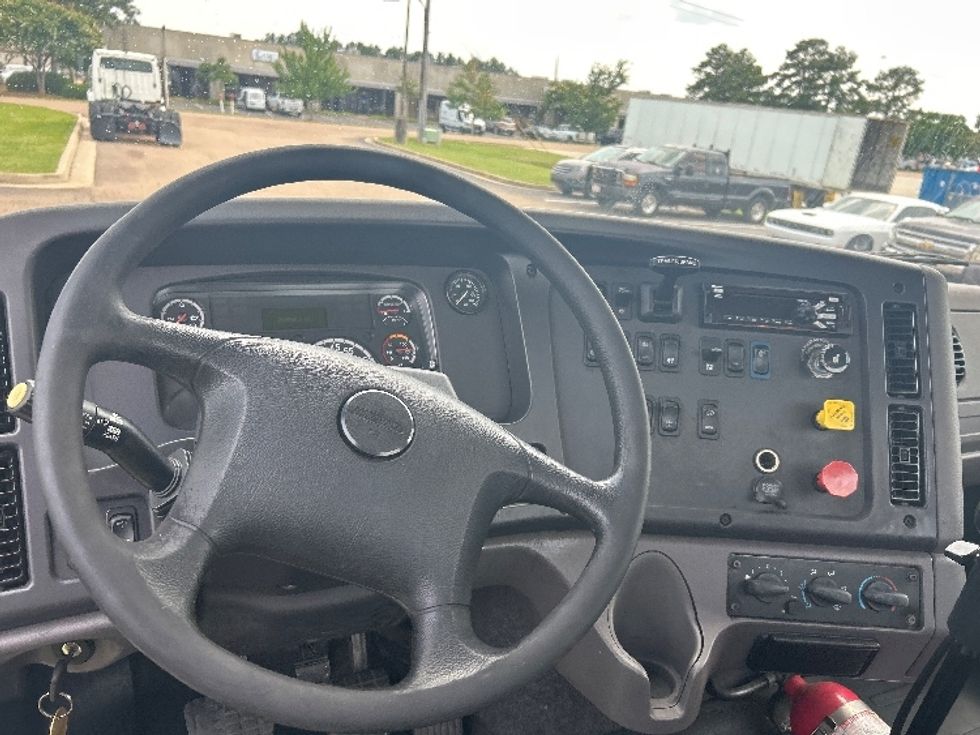 Day Cab Tractor-Heavy Duty Tractors-Freightliner-2020-M211264S-Richland-MS-267,067\n\t\tmiles-$ 46,750 - Image 11