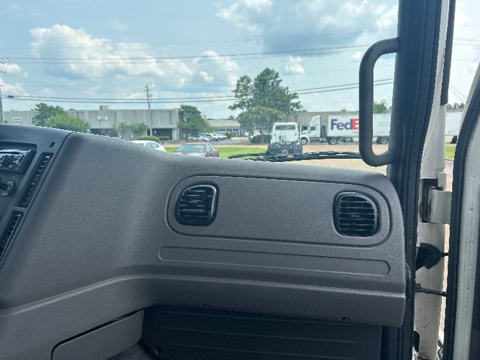 Day Cab Tractor-Heavy Duty Tractors-Freightliner-2020-M211264S-Richland-MS-267,067\n\t\tmiles-$ 46,750 - Image 13