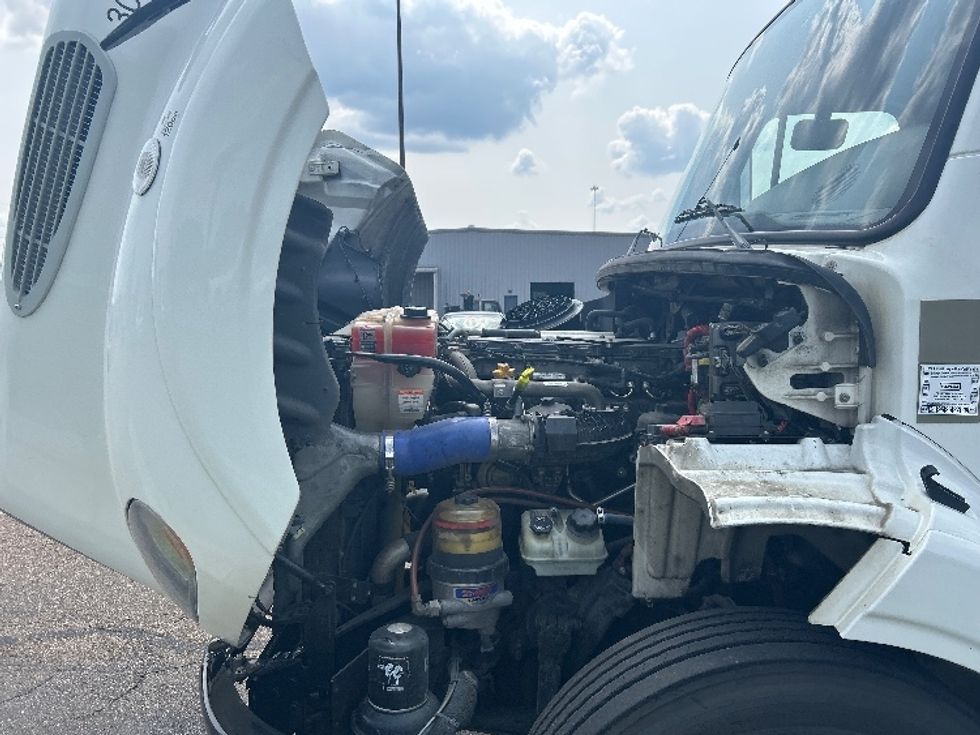 Day Cab Tractor-Heavy Duty Tractors-Freightliner-2020-M211264S-Richland-MS-267,067\n\t\tmiles-$ 46,750 - Image 15