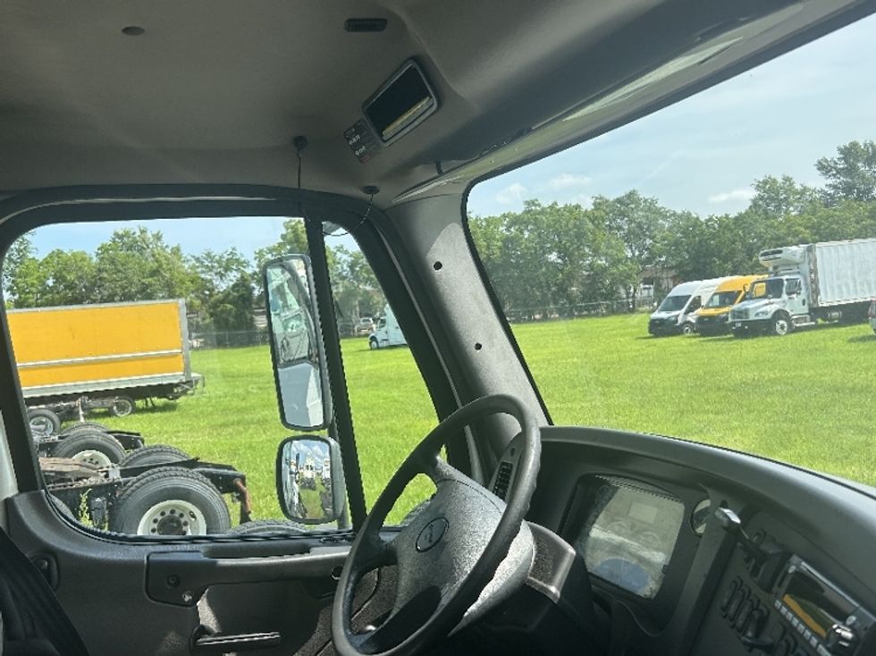 Day Cab Tractor-Heavy Duty Tractors-Freightliner-2020-M211264S-Richland-MS-267,067\n\t\tmiles-$ 46,750 - Image 16