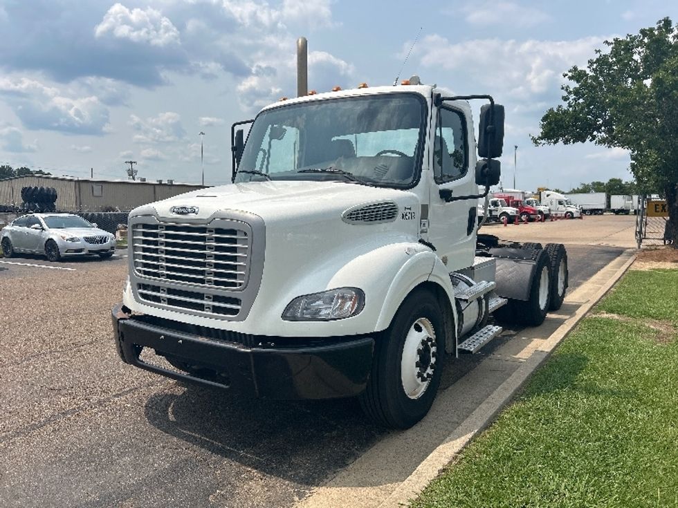 Day Cab Tractor-Heavy Duty Tractors-Freightliner-2020-M211264S-Richland-MS-267,067\n\t\tmiles-$ 46,750 - Image 3