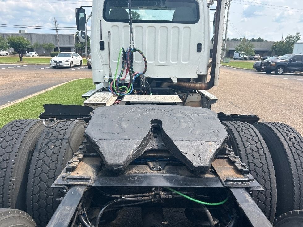 Day Cab Tractor-Heavy Duty Tractors-Freightliner-2020-M211264S-Richland-MS-267,067\n\t\tmiles-$ 46,750 - Image 6