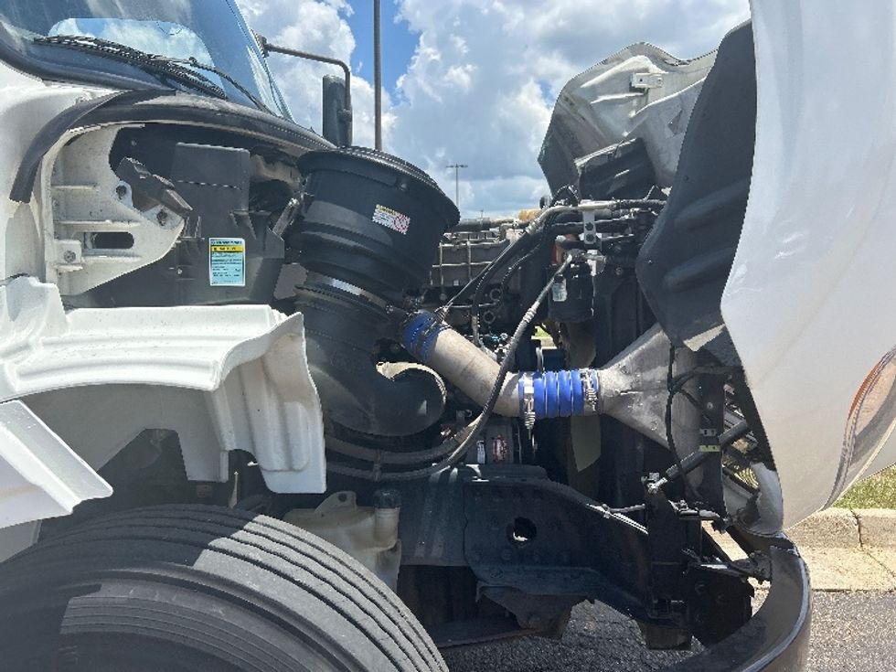 Day Cab Tractor-Heavy Duty Tractors-Freightliner-2020-M211264S-Richland-MS-284,149\n\t\tmiles-$ 45,750 - Image 15