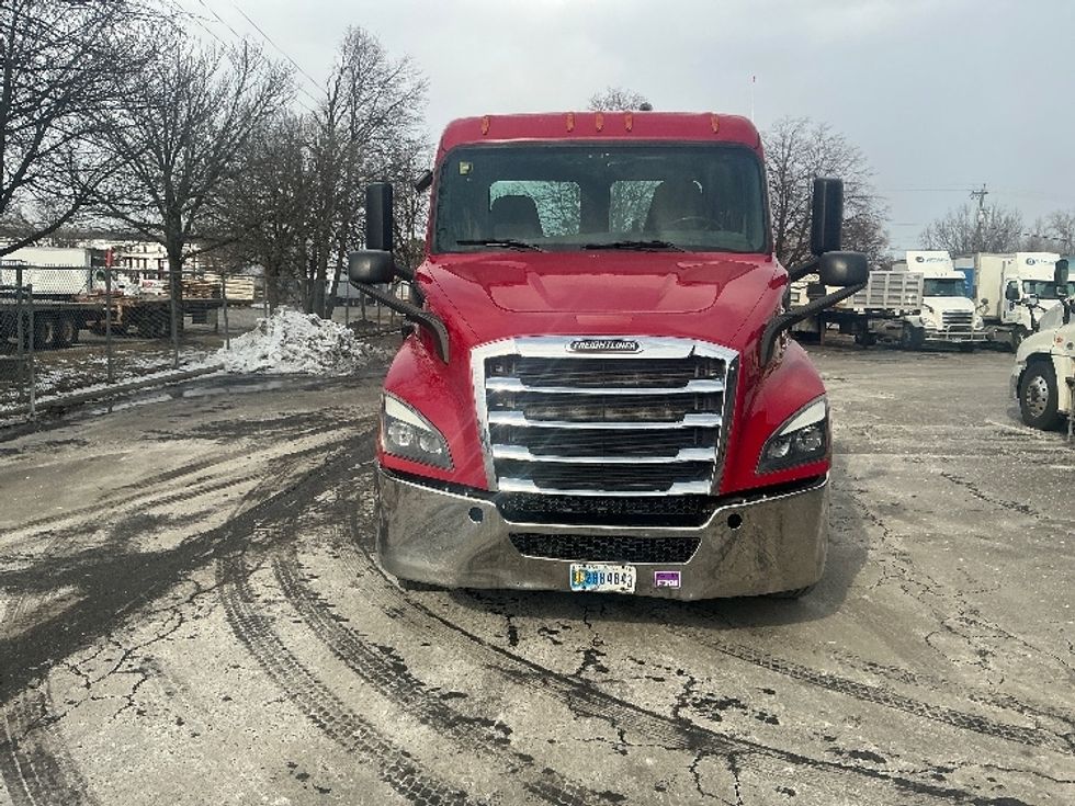 Day Cab Tractor-Heavy Duty Tractors-Freightliner-2020-T11642ST-Albany-NY-185,690\n\t\tmiles-$ 37,750 - Image 2