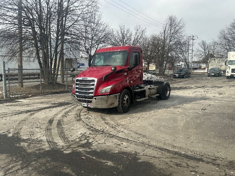 Day Cab Tractor-Heavy Duty Tractors-Freightliner-2020-T11642ST-Albany-NY-185,690\n\t\tmiles-$ 37,750 - Image 3