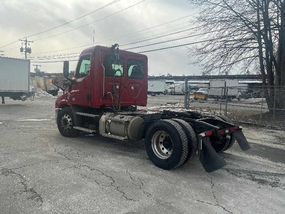 Day Cab Tractor-Heavy Duty Tractors-Freightliner-2020-T11642ST-Albany-NY-185,690\n\t\tmiles-$ 37,750 - Image 5