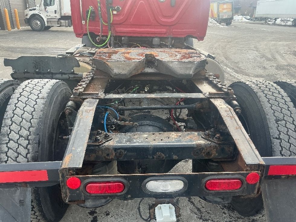 Day Cab Tractor-Heavy Duty Tractors-Freightliner-2020-T11642ST-Albany-NY-185,690\n\t\tmiles-$ 37,750 - Image 6