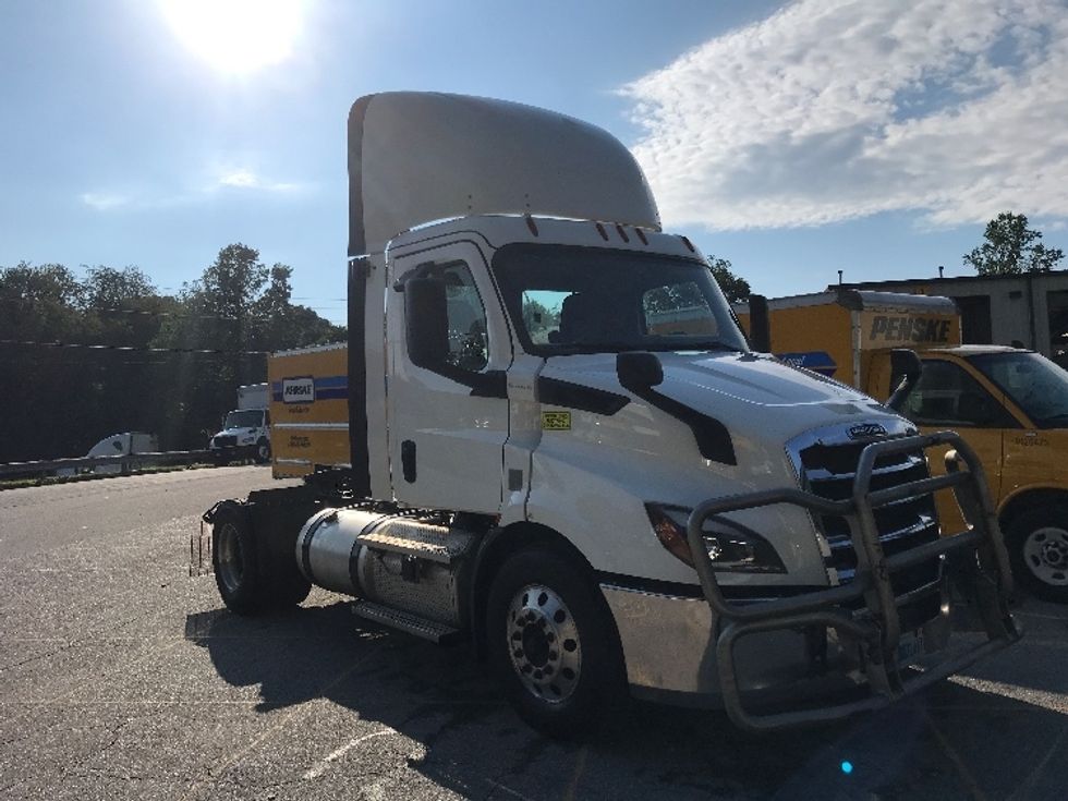 Day Cab Tractor-Heavy Duty Tractors-Freightliner-2020-T11642ST-Asheville-NC-463,802\n\t\tmiles-$ 38,750 - Image 1