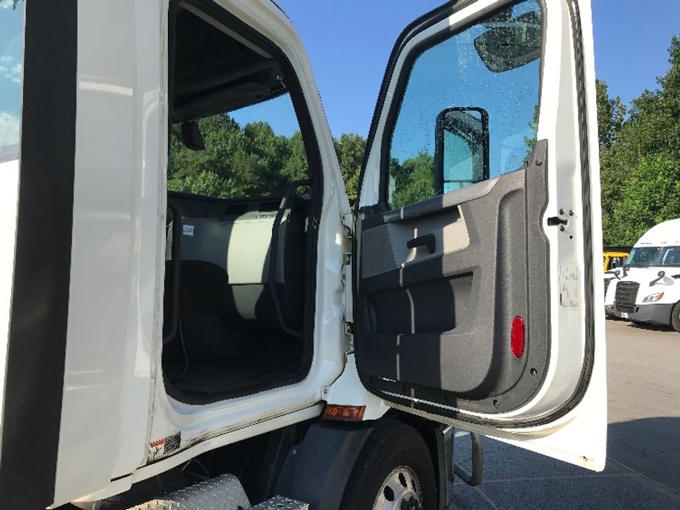 Day Cab Tractor-Heavy Duty Tractors-Freightliner-2020-T11642ST-Asheville-NC-463,802\n\t\tmiles-$ 38,750 - Image 12