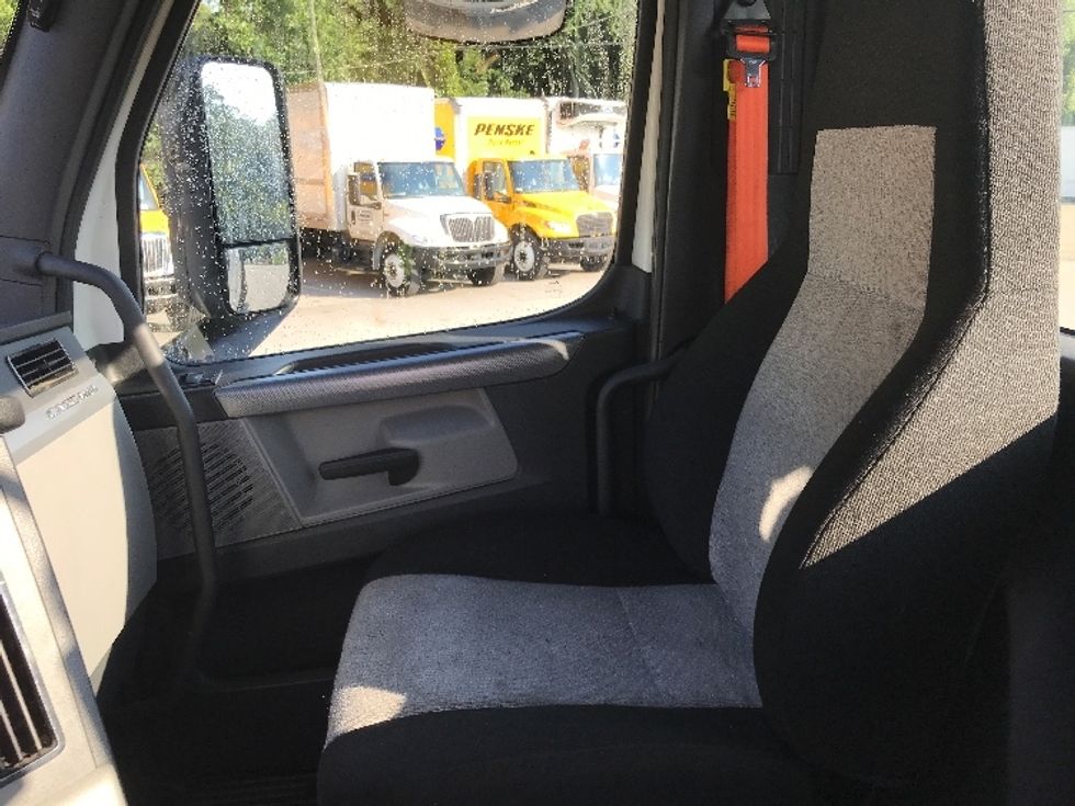 Day Cab Tractor-Heavy Duty Tractors-Freightliner-2020-T11642ST-Asheville-NC-463,802\n\t\tmiles-$ 38,750 - Image 14