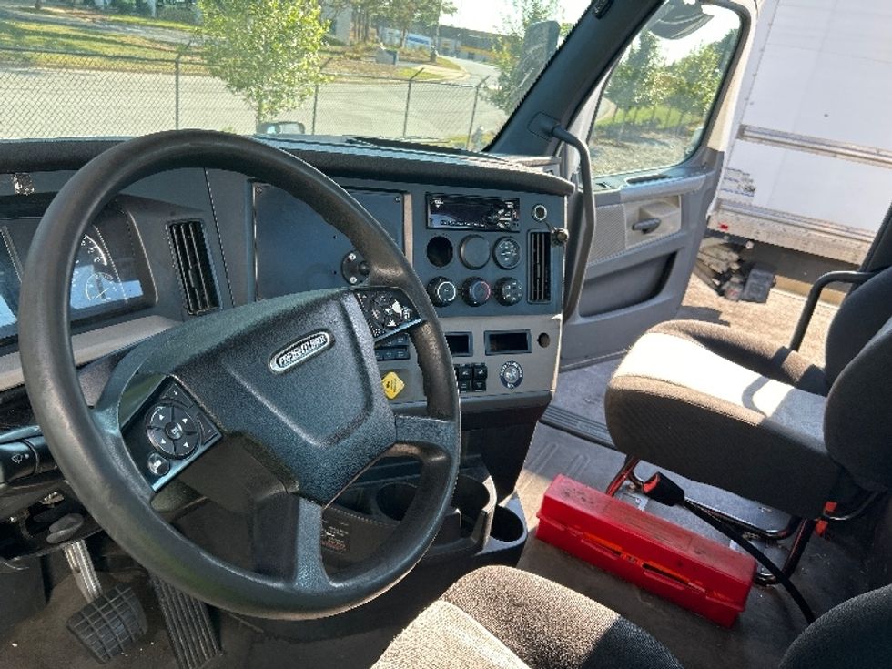 Day Cab Tractor-Heavy Duty Tractors-Freightliner-2020-T11642ST-Atlanta (Conyers)-GA-491,741\n\t\tmiles-$ 33,750 - Image 10