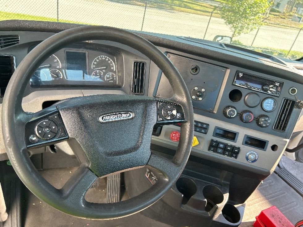 Day Cab Tractor-Heavy Duty Tractors-Freightliner-2020-T11642ST-Atlanta (Conyers)-GA-491,741\n\t\tmiles-$ 33,750 - Image 11