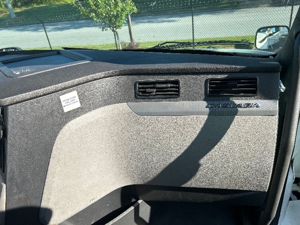 Day Cab Tractor-Heavy Duty Tractors-Freightliner-2020-T11642ST-Atlanta (Conyers)-GA-491,741\n\t\tmiles-$ 33,750 - Image 13