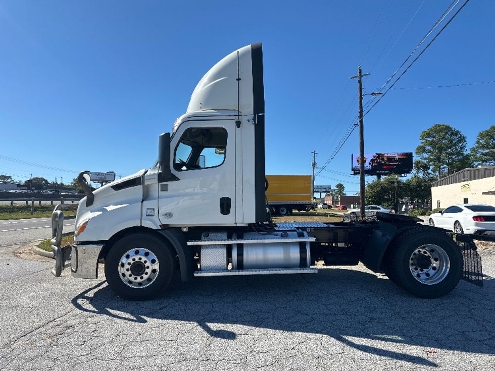 Day Cab Tractor-Heavy Duty Tractors-Freightliner-2020-T11642ST-Atlanta (Conyers)-GA-491,741\n\t\tmiles-$ 33,750 - Image 4