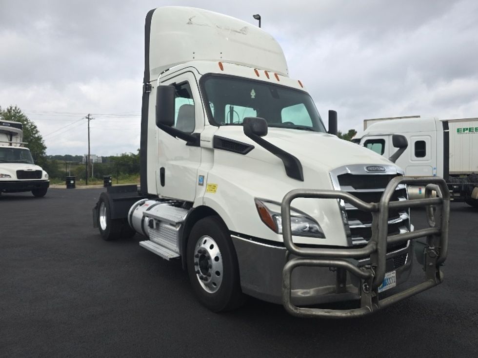 Day Cab Tractor-Heavy Duty Tractors-Freightliner-2020-T11642ST-Atlanta (Forest Park)-GA-378,182\n\t\tmiles-$ 41,500 - Image 1