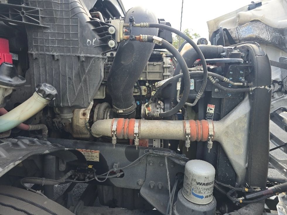 Day Cab Tractor-Heavy Duty Tractors-Freightliner-2020-T11642ST-Atlanta (Forest Park)-GA-429,866\n\t\tmiles-$ 38,500 - Image 14