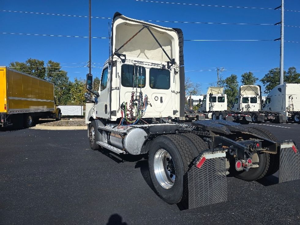 Day Cab Tractor-Heavy Duty Tractors-Freightliner-2020-T11642ST-Atlanta (Forest Park)-GA-429,866\n\t\tmiles-$ 38,500 - Image 4