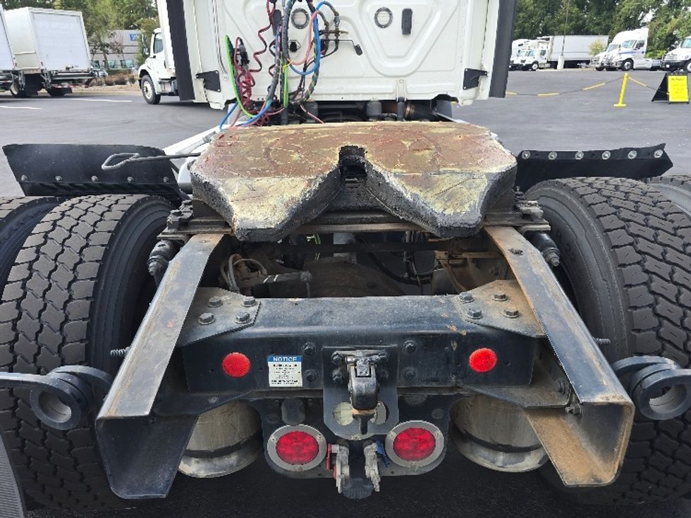 Day Cab Tractor-Heavy Duty Tractors-Freightliner-2020-T11642ST-Atlanta (Forest Park)-GA-429,866\n\t\tmiles-$ 38,500 - Image 5