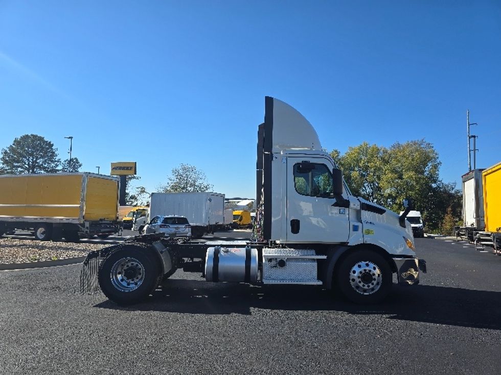 Day Cab Tractor-Heavy Duty Tractors-Freightliner-2020-T11642ST-Atlanta (Forest Park)-GA-429,866\n\t\tmiles-$ 38,500 - Image 7