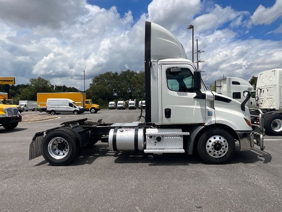 Day Cab Tractor-Heavy Duty Tractors-Freightliner-2020-T11642ST-Atlanta (Forest Park)-GA-467,594\n\t\tmiles-$ 38,500 - Image 8