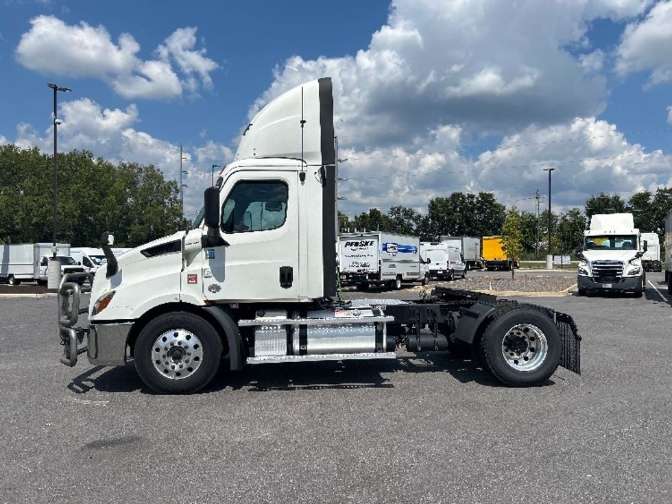 Day Cab Tractor-Heavy Duty Tractors-Freightliner-2020-T11642ST-Atlanta (Forest Park)-GA-475,069\n\t\tmiles-$ 35,000 - Image 4