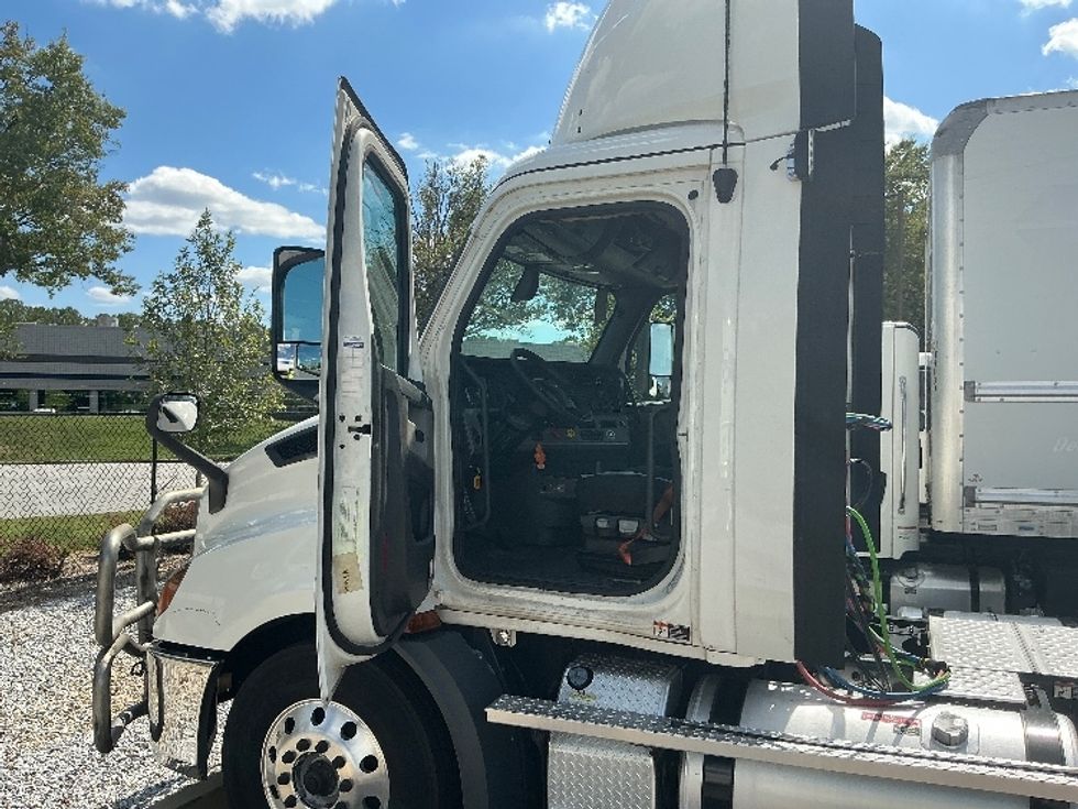 Day Cab Tractor-Heavy Duty Tractors-Freightliner-2020-T11642ST-Atlanta (Forest Park)-GA-475,069\n\t\tmiles-$ 35,000 - Image 6