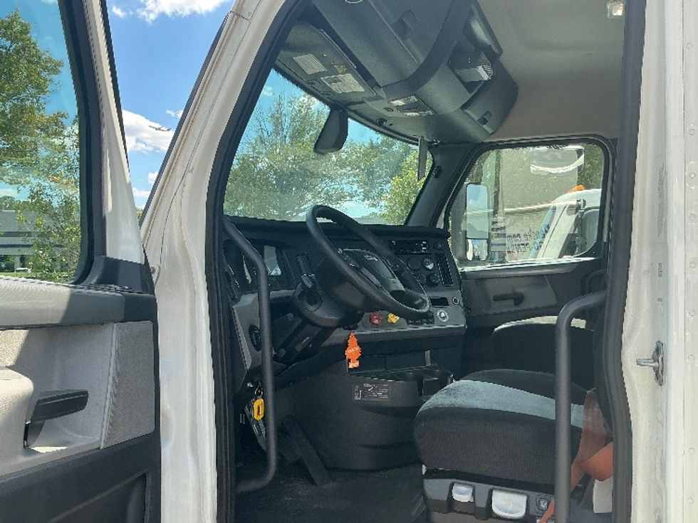 Day Cab Tractor-Heavy Duty Tractors-Freightliner-2020-T11642ST-Atlanta (Forest Park)-GA-475,069\n\t\tmiles-$ 35,000 - Image 7