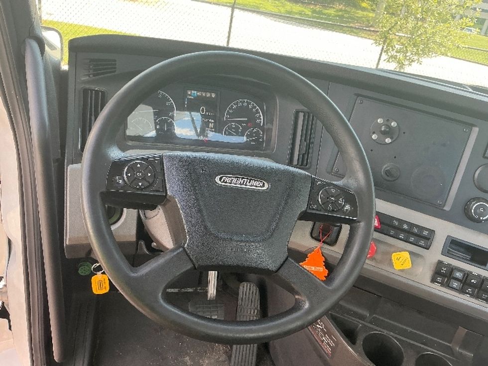 Day Cab Tractor-Heavy Duty Tractors-Freightliner-2020-T11642ST-Atlanta (Forest Park)-GA-475,069\n\t\tmiles-$ 35,000 - Image 8