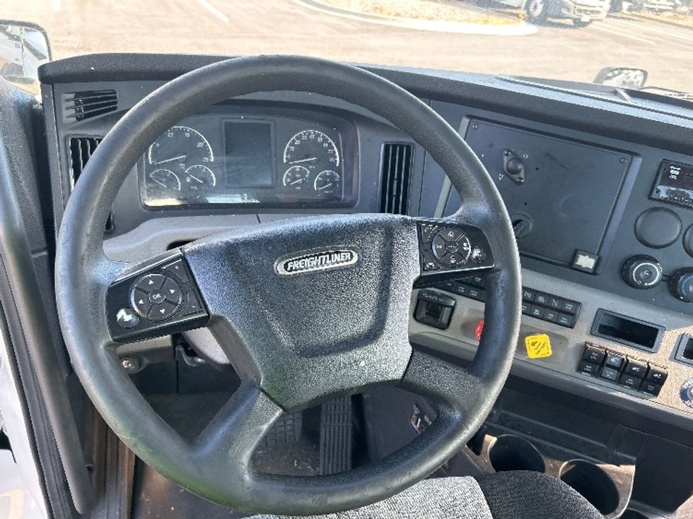 Day Cab Tractor-Heavy Duty Tractors-Freightliner-2020-T11642ST-Atlanta (Forest Park)-GA-482,922\n\t\tmiles-$ 34,250 - Image 11