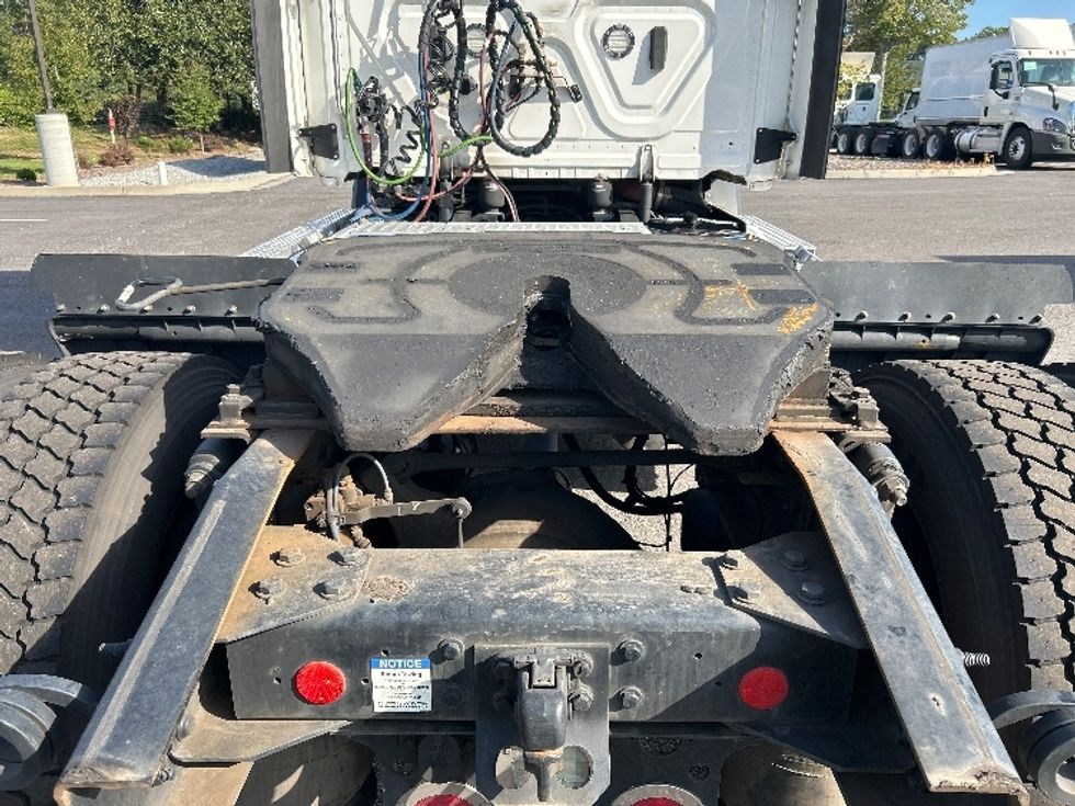 Day Cab Tractor-Heavy Duty Tractors-Freightliner-2020-T11642ST-Atlanta (Forest Park)-GA-482,922\n\t\tmiles-$ 34,250 - Image 6