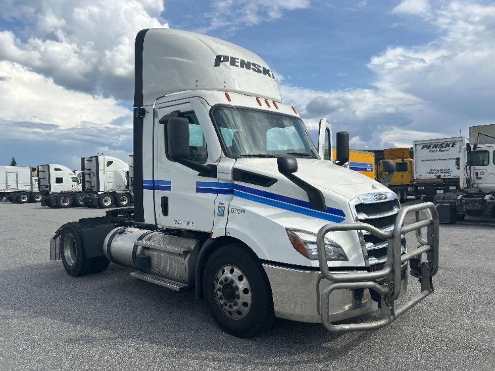 Day Cab Tractor-Heavy Duty Tractors-Freightliner-2020-T11642ST-Atlanta (Forest Park)-GA-521,298\n\t\tmiles-$ 29,500 - Image 1