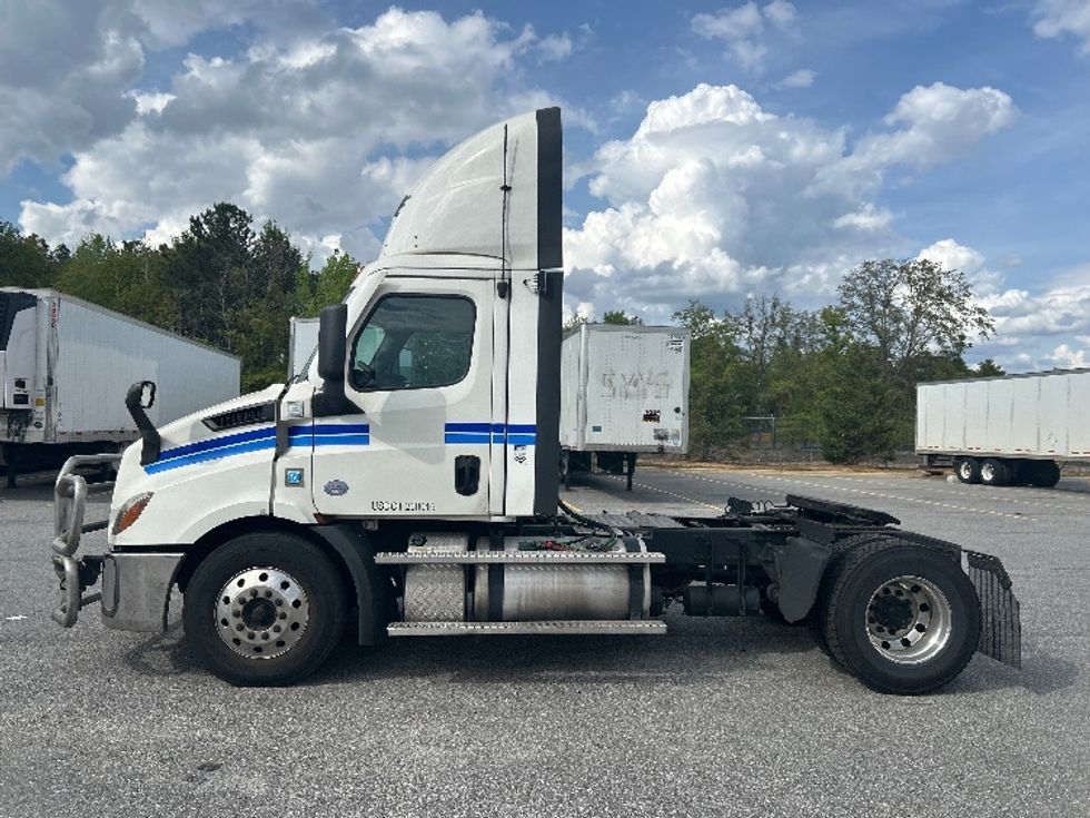 Day Cab Tractor-Heavy Duty Tractors-Freightliner-2020-T11642ST-Atlanta (Forest Park)-GA-521,298\n\t\tmiles-$ 29,500 - Image 4