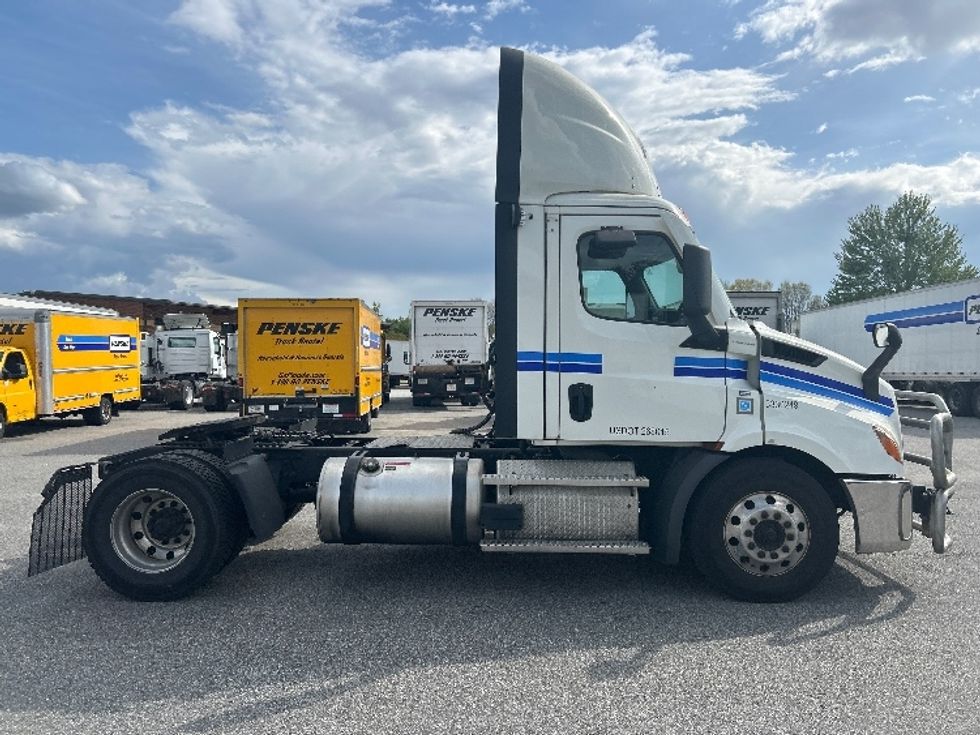 Day Cab Tractor-Heavy Duty Tractors-Freightliner-2020-T11642ST-Atlanta (Forest Park)-GA-521,298\n\t\tmiles-$ 29,500 - Image 8